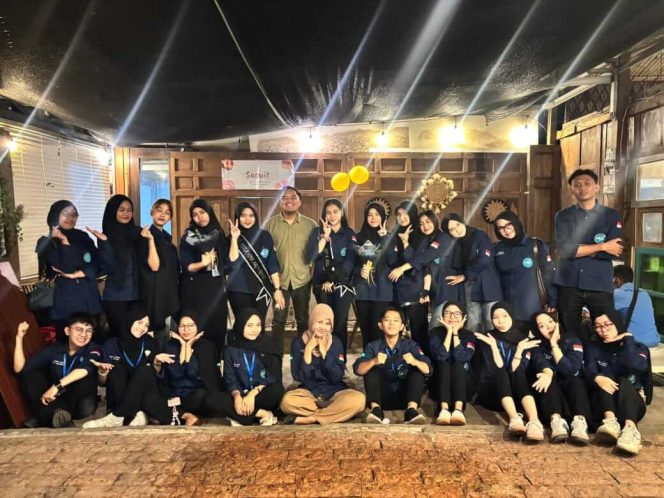 Dari Meja Kopi ke Kursi Kepemimpinan: Kisah Terpilihnya Revi Foura dan Dellya Marliana di HIMAPU Politeknik Praktisi Bandung